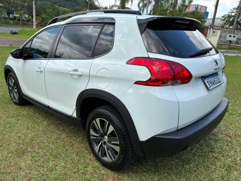 PEUGEOT - 2008 - 2021/2022 - Branca - R$ 72.900,00