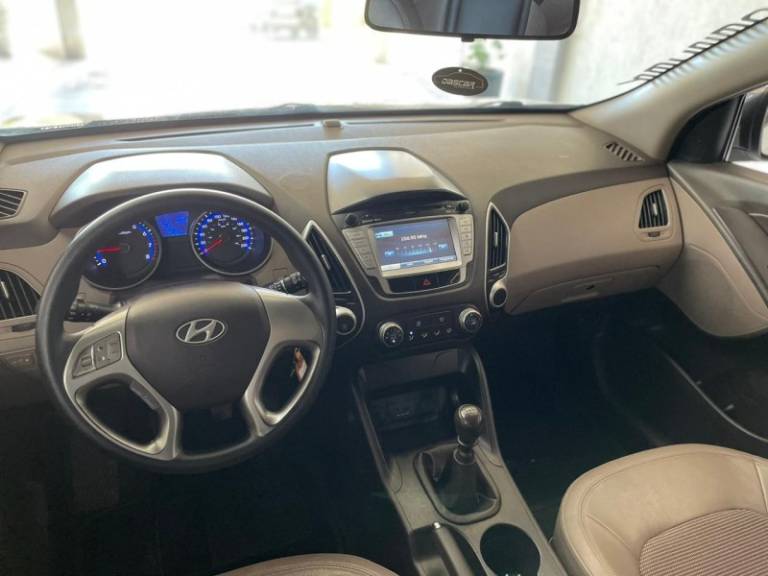 HYUNDAI - IX35 - 2011/2012 - Branca - R$ 64.900,00