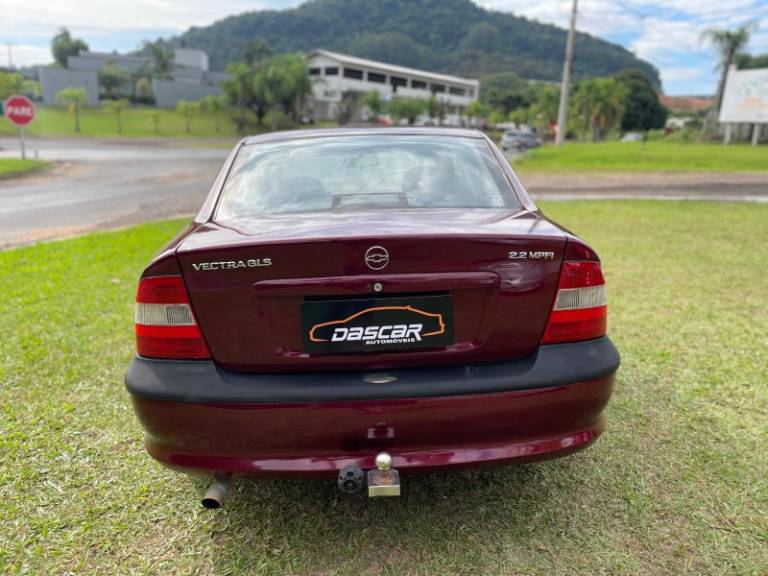 CHEVROLET - VECTRA - 1996/1997 - Vermelha - R$ 19.900,00
