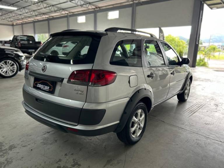 FIAT - PALIO - 2016/2016 - Prata - R$ 42.900,00