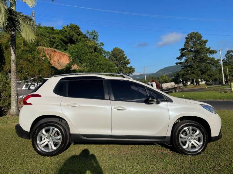 PEUGEOT - 2008 - 2017/2018 - Branca - R$ 61.900,00