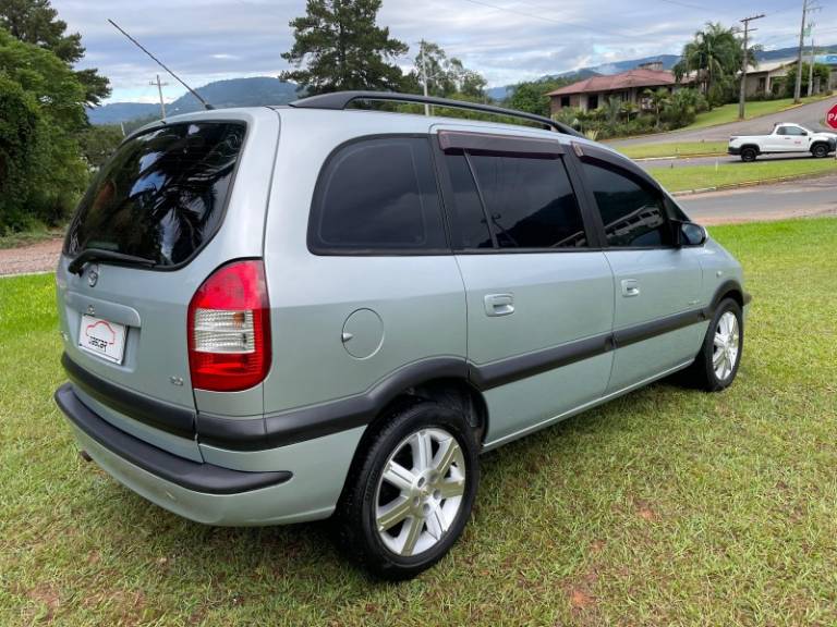 CHEVROLET - ZAFIRA - 2009/2010 - Prata - R$ 38.900,00