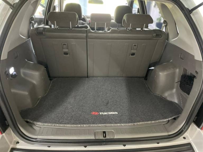 HYUNDAI - TUCSON - 2009/2010 - Prata - R$ 43.900,00