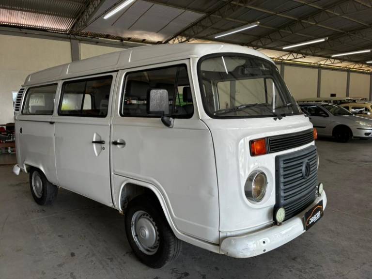 VOLKSWAGEN - KOMBI - 2010/2010 - Branca - R$ 42.900,00