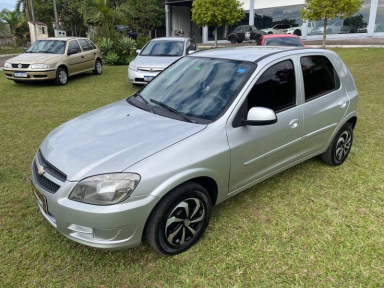 CHEVROLET - CELTA - 2012/2013 - Prata - R$ 36.900,00