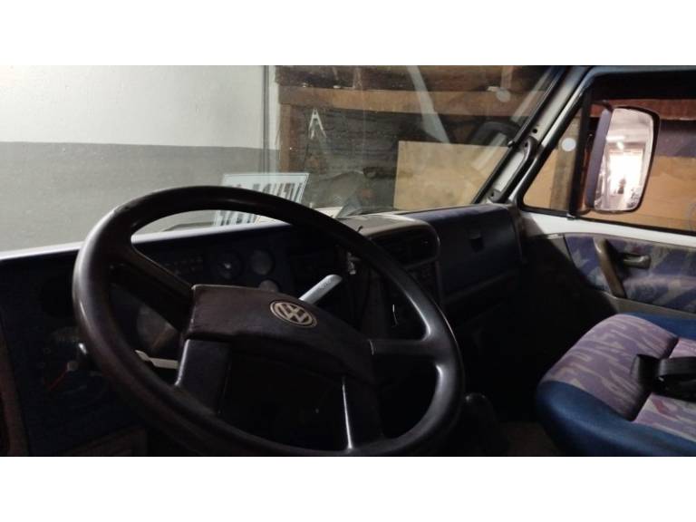 VOLKSWAGEN - 8-150 - 2001/2001 - Branca - R$ 195.000,00