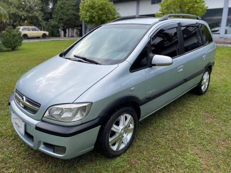 CHEVROLET - ZAFIRA - 2009/2010 - Prata - R$ 38.900,00