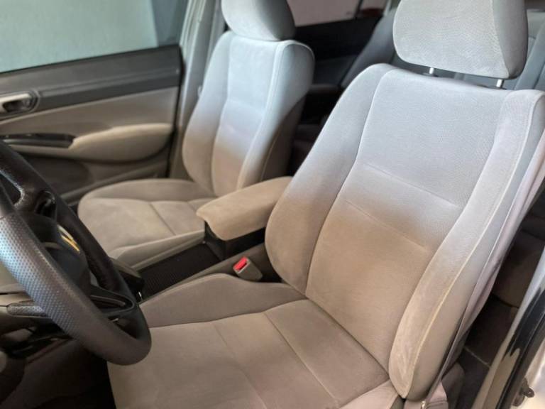 HONDA - CIVIC - 2008/2008 - Prata - R$ 49.900,00