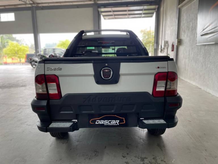 FIAT - STRADA - 2010/2010 - Branca - R$ 46.900,00