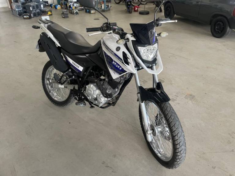 YAMAHA - XTZ 150 - 2014/2015 - Branca - R$ 14.900,00