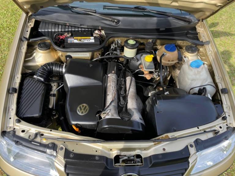 VOLKSWAGEN - GOL - 2000/2001 - Dourada - R$ 19.900,00