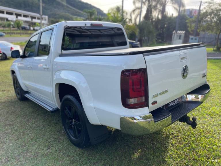 VOLKSWAGEN - AMAROK - 2019/2020 - Branca - R$ 144.900,00
