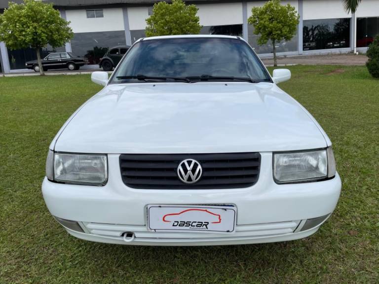 VOLKSWAGEN - SANTANA - 1999/2000 - Branca - R$ 21.900,00