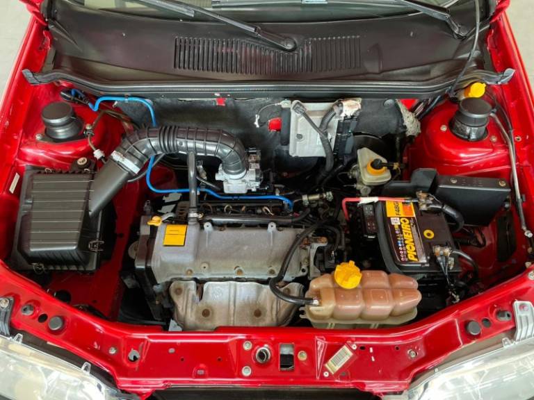 FIAT - PALIO - 2004/2005 - Vermelha - R$ 16.900,00