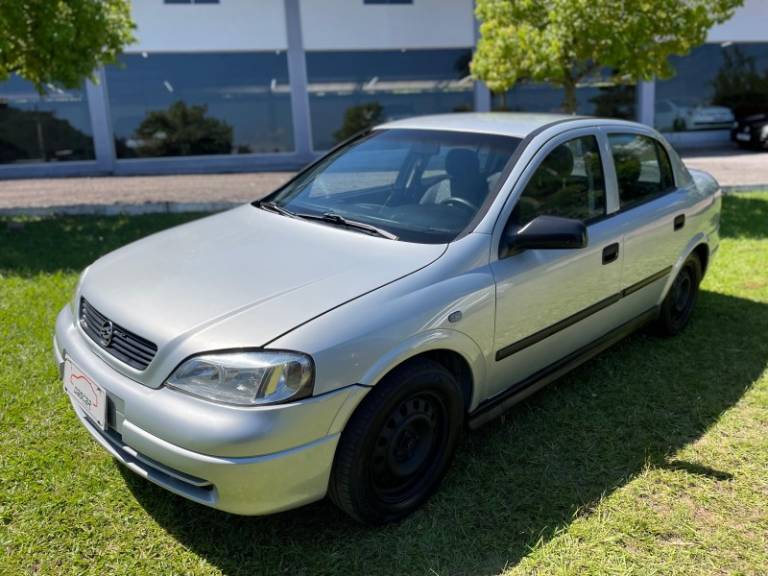 CHEVROLET - ASTRA - 2000/2001 - Prata - R$ 21.900,00