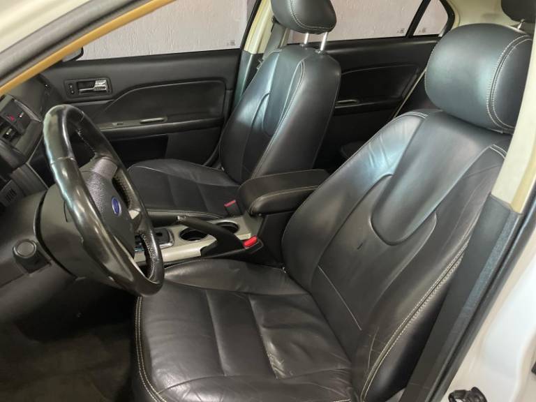 FORD - FUSION - 2011/2012 - Branca - R$ 49.900,00