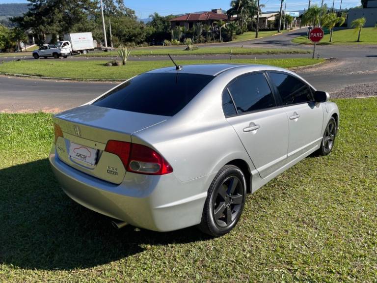 HONDA - CIVIC - 2008/2008 - Prata - R$ 48.900,00