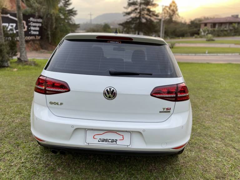 VOLKSWAGEN - GOLF - 2014/2014 - Branca - R$ 78.900,00