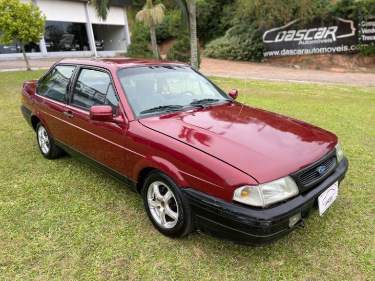 FORD - VERSAILLES - 1993/1993 - Vermelha - R$ 14.900,00