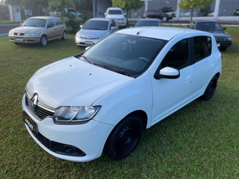 RENAULT - SANDERO - 2014/2015 - Branca - R$ 34.900,00