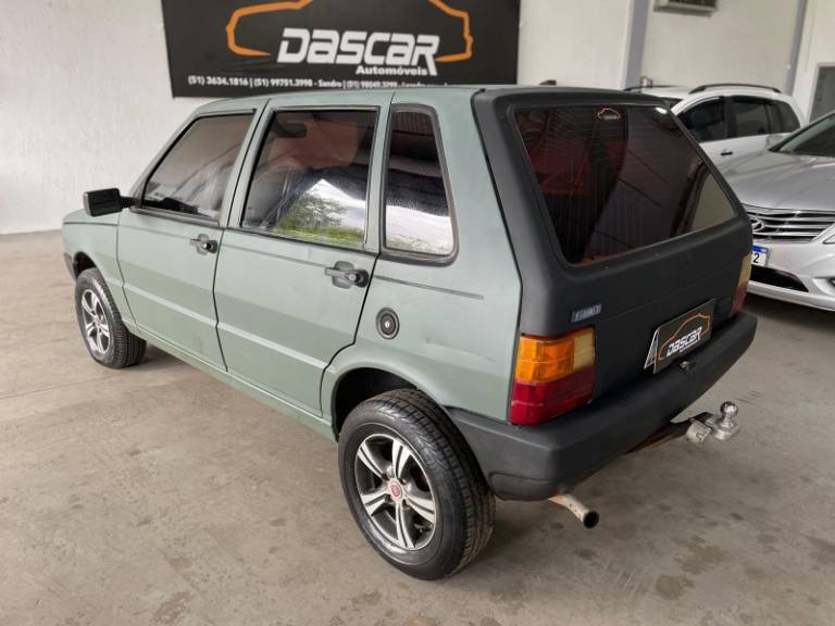 FIAT - UNO - 1995/1996 - Verde - R$ 9.900,00