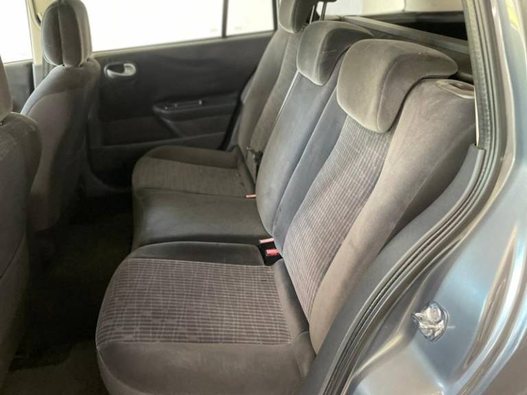 RENAULT - MÉGANE - 2011/2011 - Cinza - R$ 33.900,00