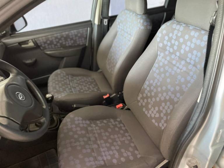 CHEVROLET - PRISMA - 2009/2010 - Prata - R$ 28.900,00