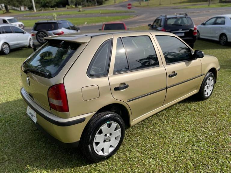 VOLKSWAGEN - GOL - 2000/2001 - Dourada - R$ 19.900,00