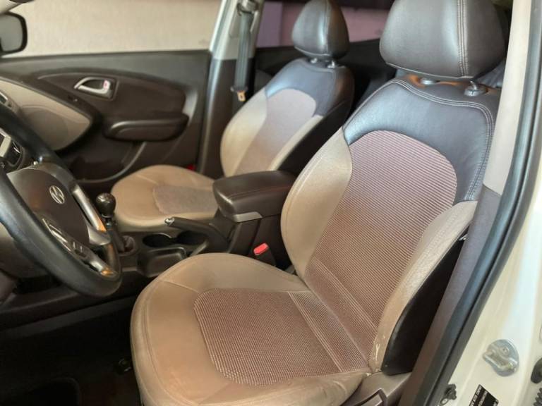 HYUNDAI - IX35 - 2011/2012 - Branca - R$ 64.900,00