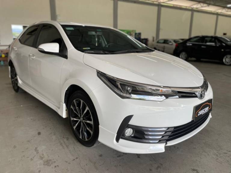 TOYOTA - COROLLA - 2018/2018 - Branca - R$ 107.900,00