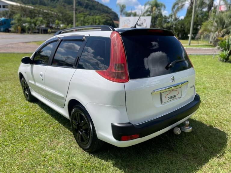 PEUGEOT - 207 - 2011/2011 - Branca - R$ 21.900,00