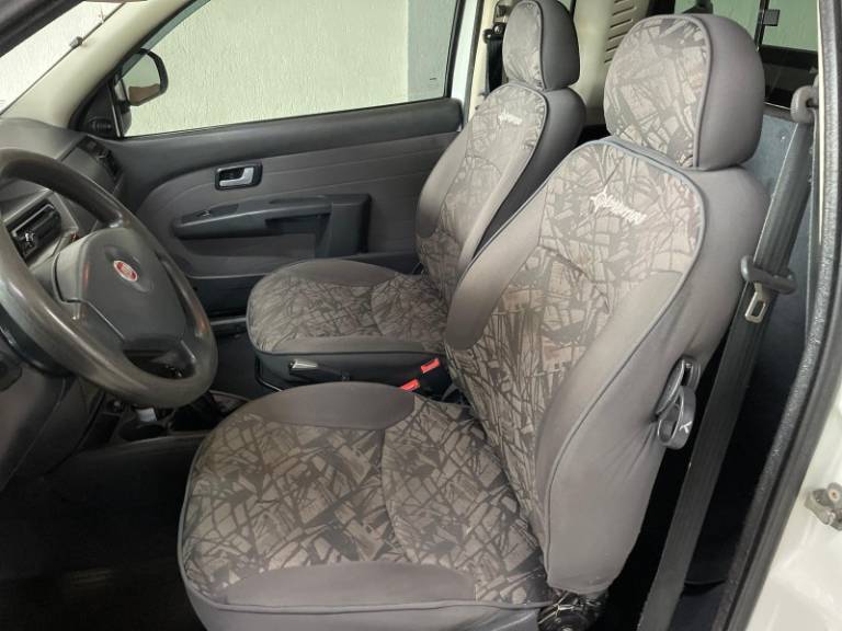 FIAT - STRADA - 2010/2010 - Branca - R$ 46.900,00