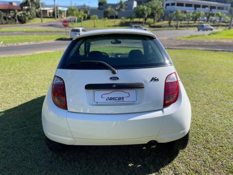 FORD - KA - 2004/2005 - Branca - R$ 20.900,00