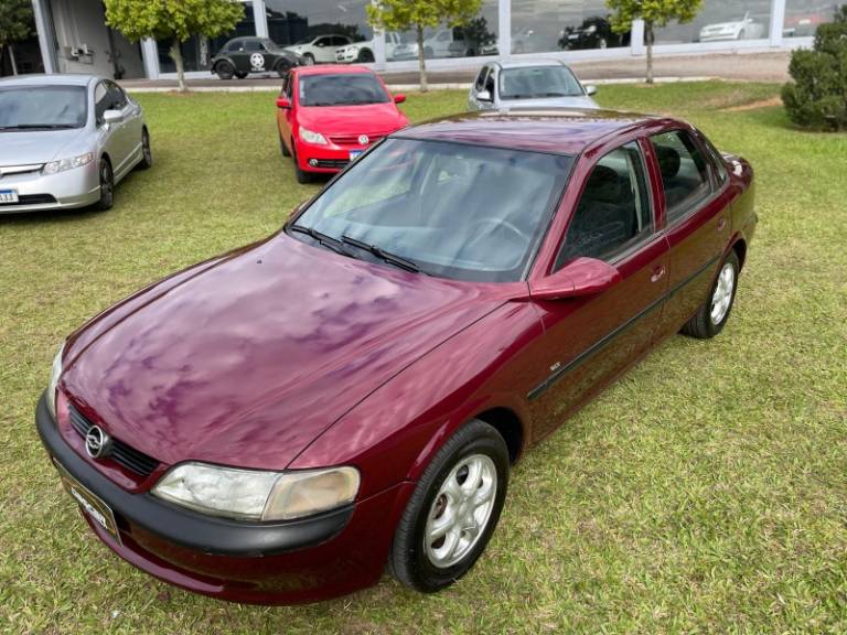 CHEVROLET - VECTRA - 1996/1997 - Vermelha - R$ 19.900,00