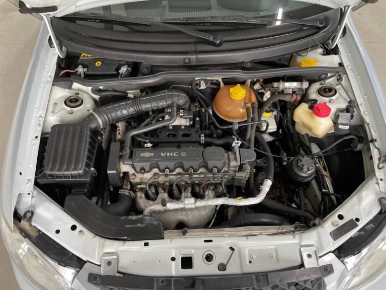 CHEVROLET - CLASSIC - 2010/2011 - Prata - R$ 28.900,00