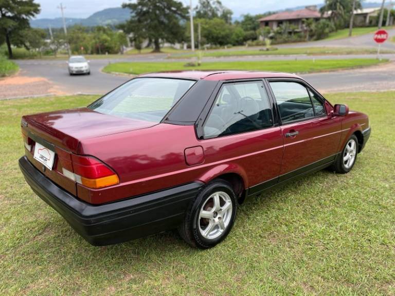 FORD - VERSAILLES - 1993/1993 - Vermelha - R$ 14.900,00