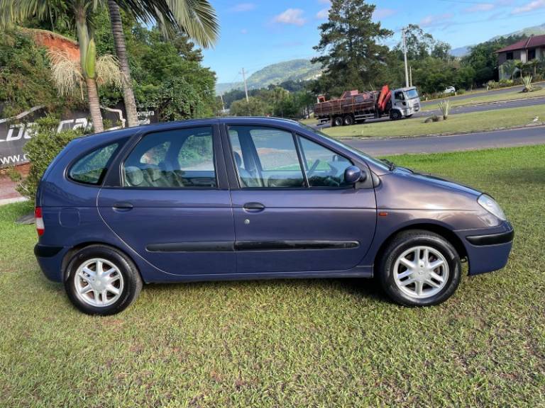 RENAULT - SCÉNIC - 2001/2001 - Azul - R$ 17.900,00