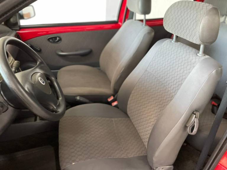 FIAT - PALIO - 2004/2005 - Vermelha - R$ 16.900,00