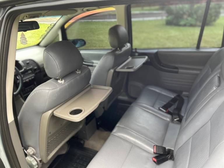 CHEVROLET - ZAFIRA - 2009/2010 - Prata - R$ 38.900,00