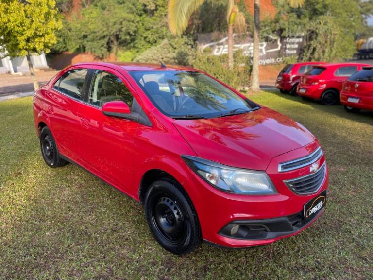 CHEVROLET - PRISMA - 2013/2013 - Vermelha - R$ 44.900,00