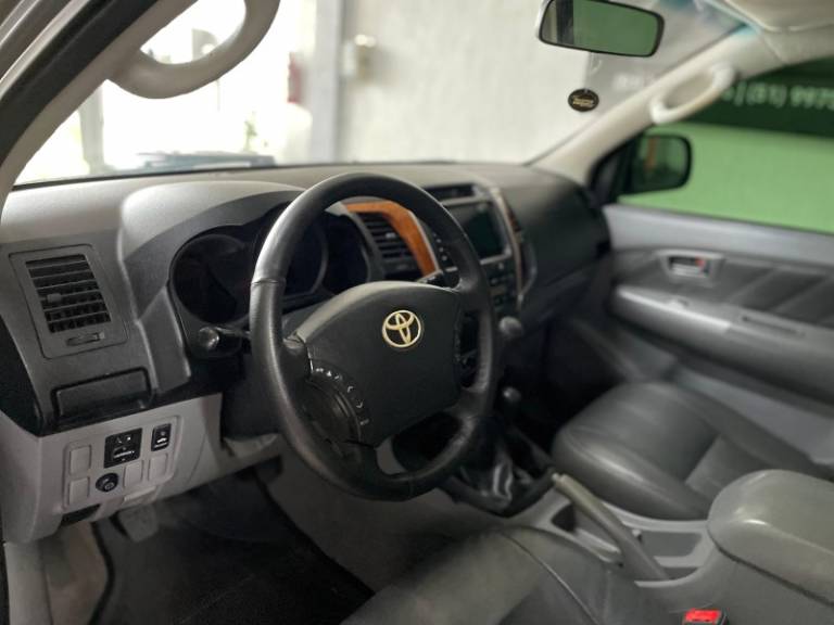 TOYOTA - HILUX - 2009/2009 - Cinza - R$ 105.900,00