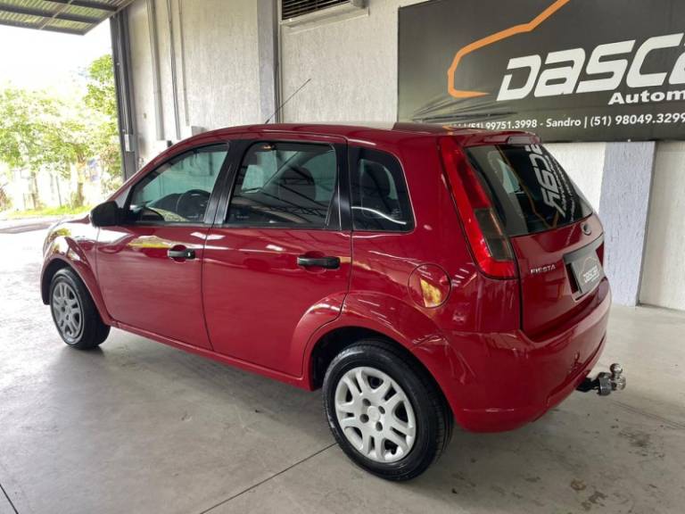 FORD - FIESTA - 2010/2011 - Vermelha - R$ 22.900,00