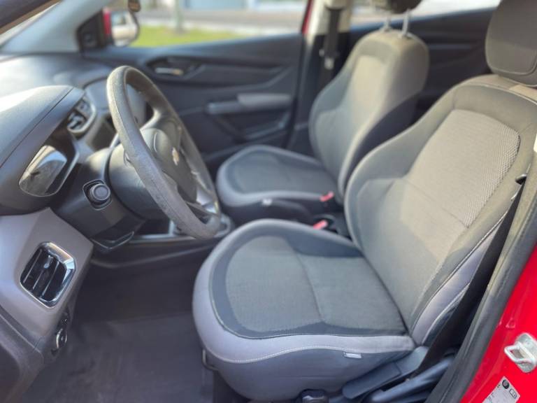 CHEVROLET - PRISMA - 2013/2013 - Vermelha - R$ 44.900,00