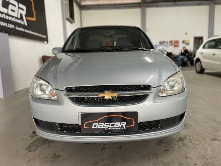 CHEVROLET - CLASSIC - 2010/2011 - Prata - R$ 28.900,00
