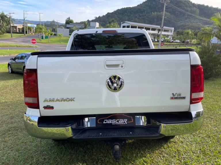 VOLKSWAGEN - AMAROK - 2019/2020 - Branca - R$ 144.900,00