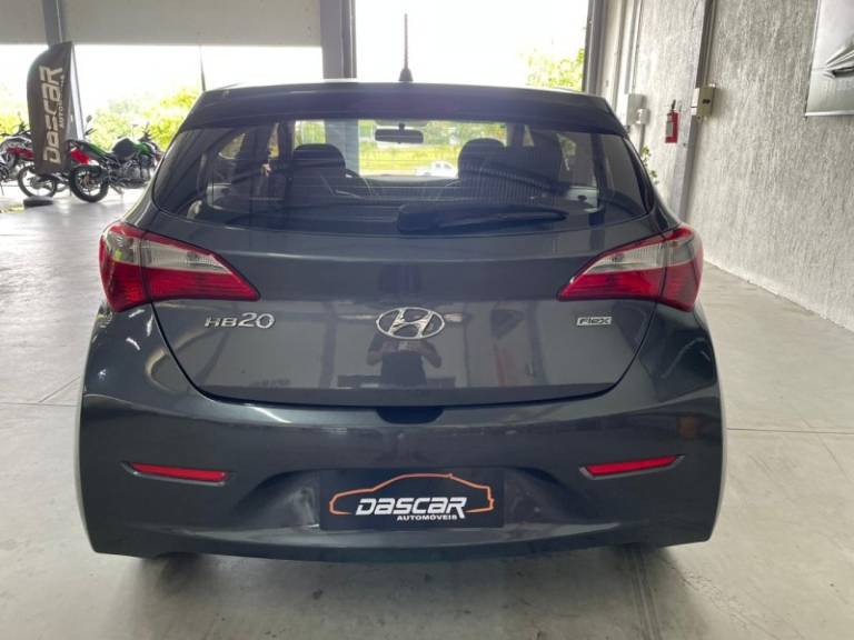 HYUNDAI - HB20 - 2012/2013 - Cinza - R$ 43.900,00