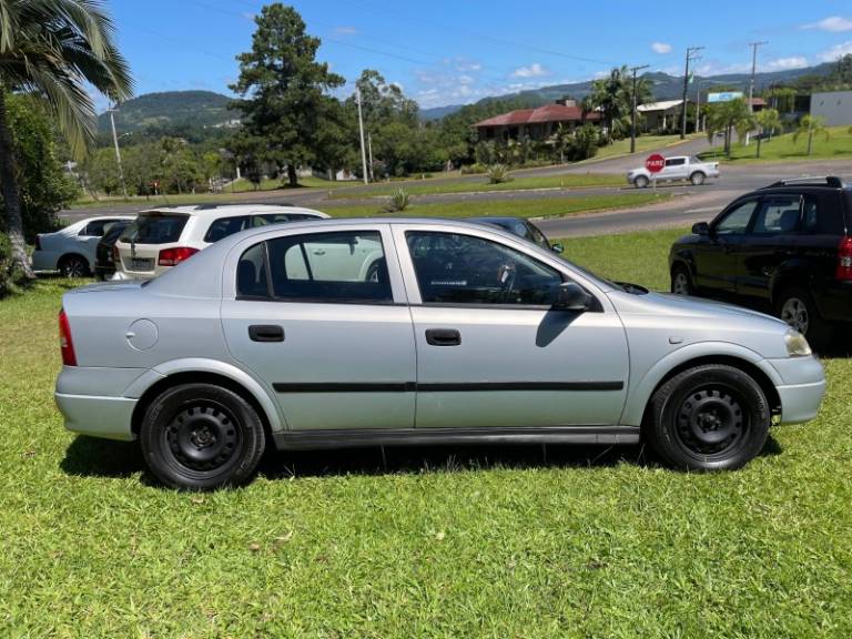 CHEVROLET - ASTRA - 2000/2001 - Prata - R$ 21.900,00