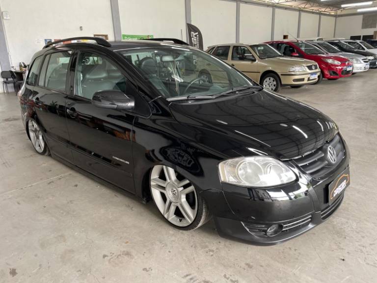 VOLKSWAGEN - SPACEFOX - 2006/2007 - Preta - R$ 34.900,00