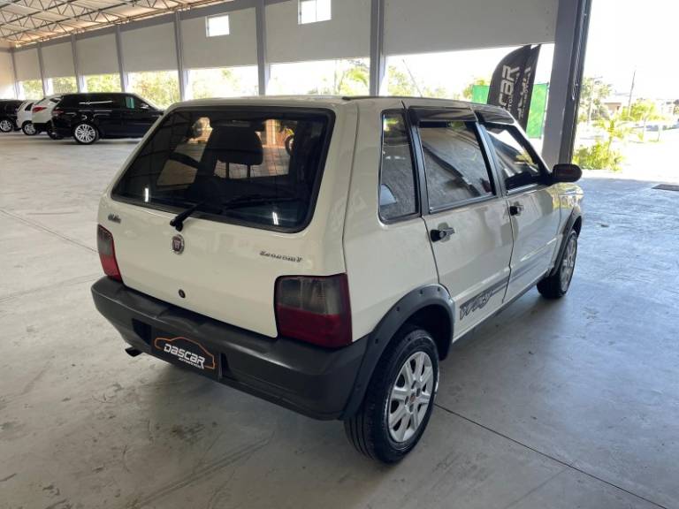 FIAT - UNO - 2009/2010 - Branca - R$ 28.900,00