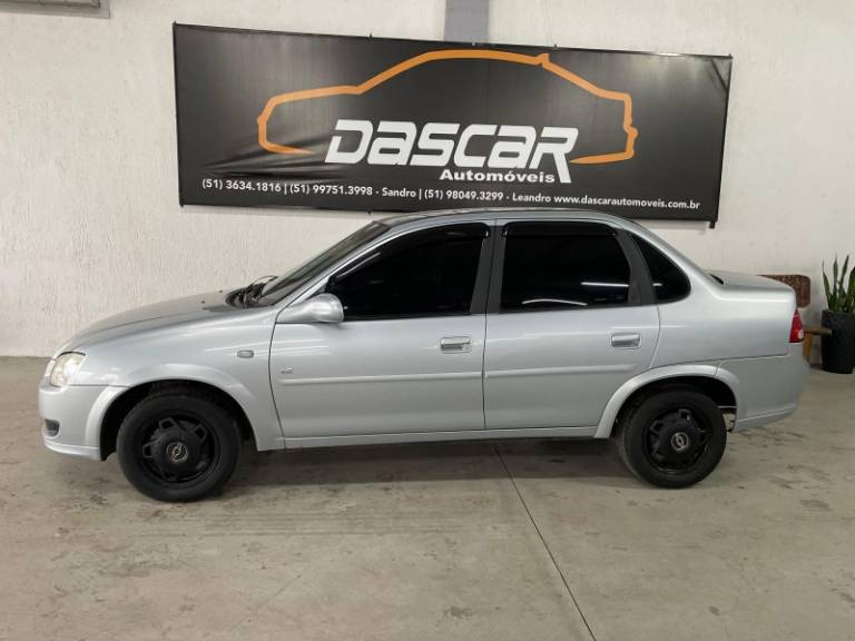 CHEVROLET - CLASSIC - 2010/2011 - Prata - R$ 28.900,00
